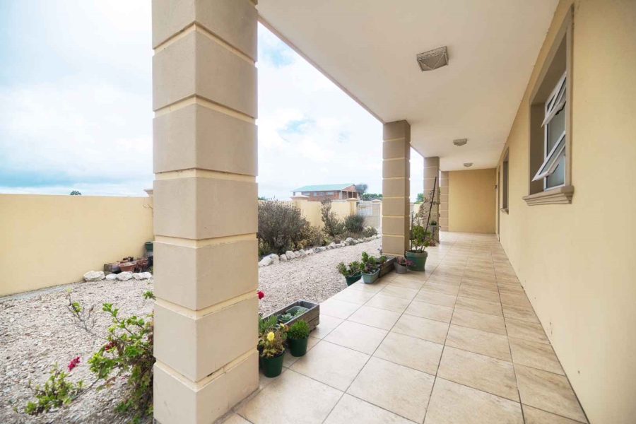 4 Bedroom Property for Sale in Pearly Beach Western Cape